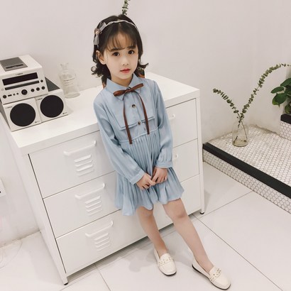 크리스탈하우스 연블루 긴소매 주름 원피스
