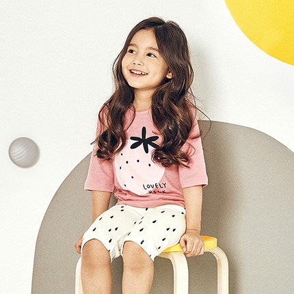 유니프랜드 여아용 핑크딸기 7부 실내복 상하 세트