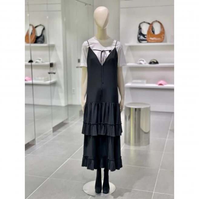 럭키슈에뜨 여성 솔리드 롱 주름 레이어드 원피스 LFDAW23545BKX 백화점 아울렛 (4232243)