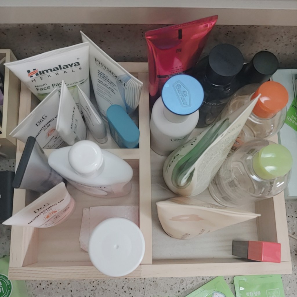 하라코리아 삼나무원목 화장품정리함 미니정리대 화장대정리함 인테리어소품 틈새수납장 서랍장