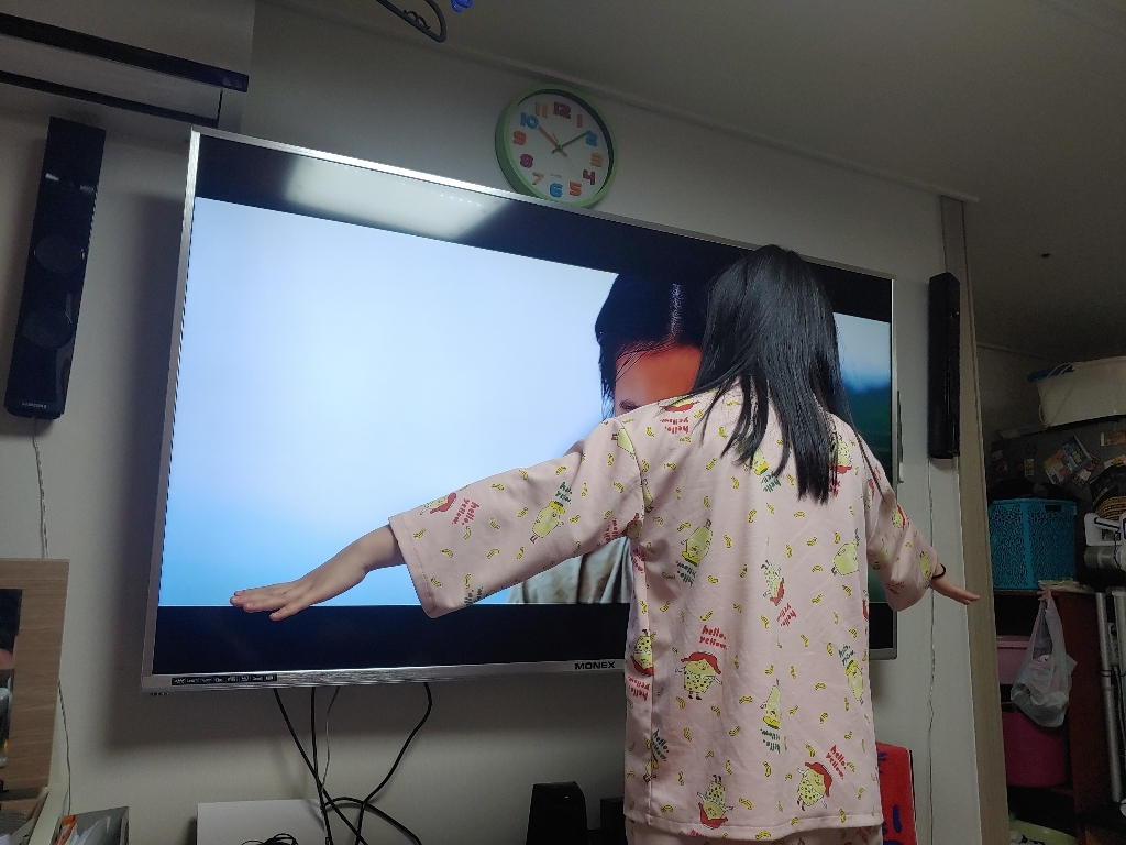 모넥스 4K UHD ED TV