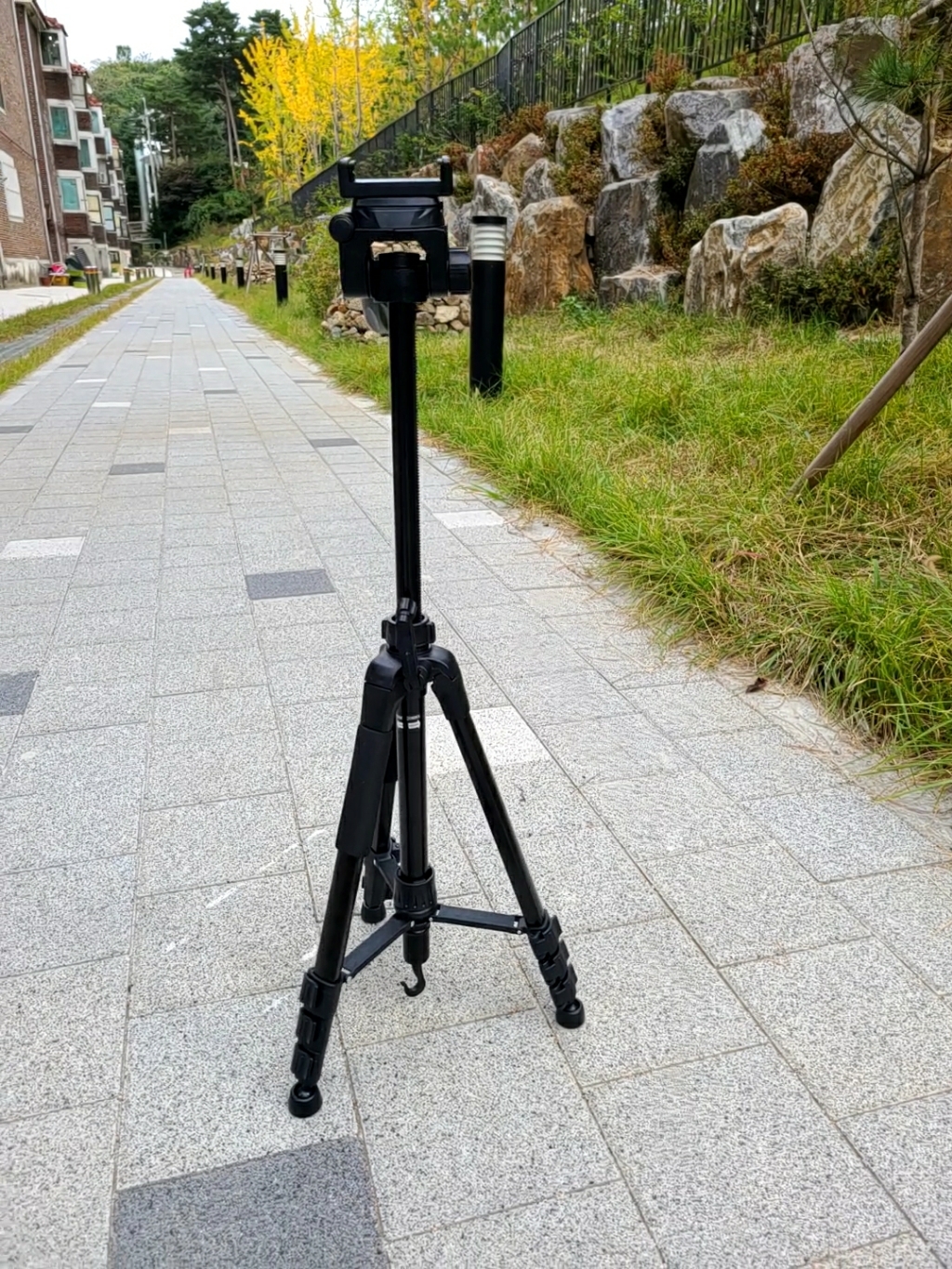 디씨네트워크 카메라 스마트폰 삼각대 요고 충전식 블루투스 리모컨 리뷰후기