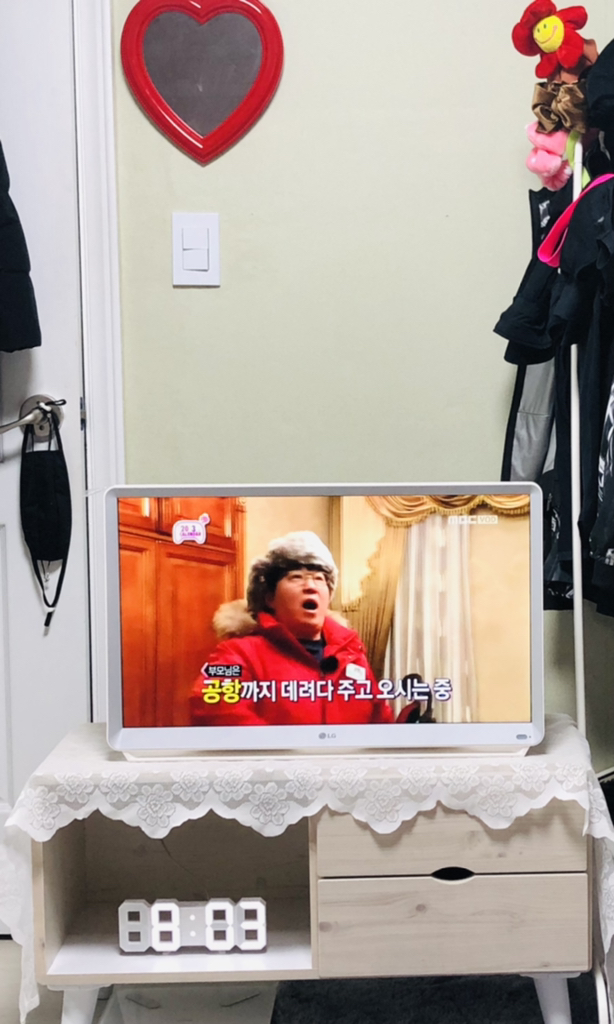 파로마 유코스 실루엣 800드레스 TV다이 거실장 서랍장