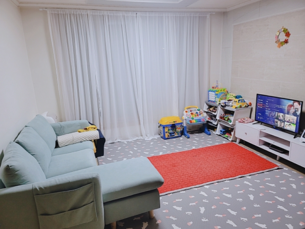 [15조한정 추가즉시] 에보니아 콜라보 3인용쇼파 패브릭 생활방수 에어레더 스툴포함 3인용소파