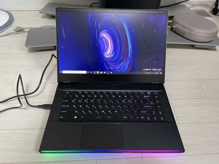SI E66 Raider 게이밍 노트북 10U