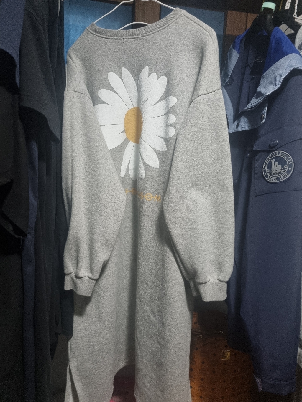 세인트이브 뒷면 포인트 루즈핏 기모 롱원피스