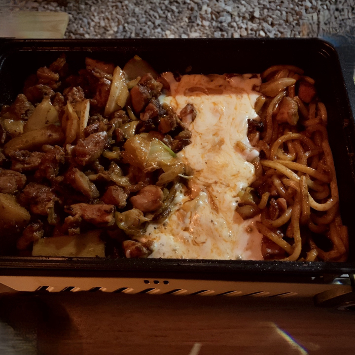 춘천닭갈비 숯불닭갈비 캠핑 닭갈비 밀키트 야채 치즈 떡사리 리뷰후기