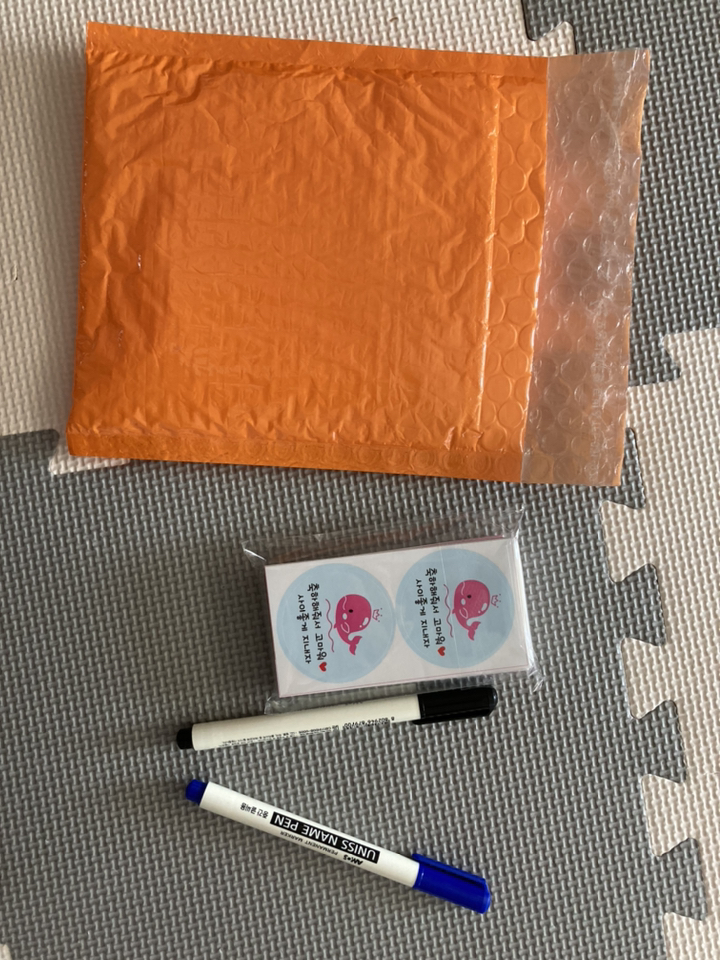 생일 축하답례 스티커 기차 핑크고래 검정펜 파랑펜