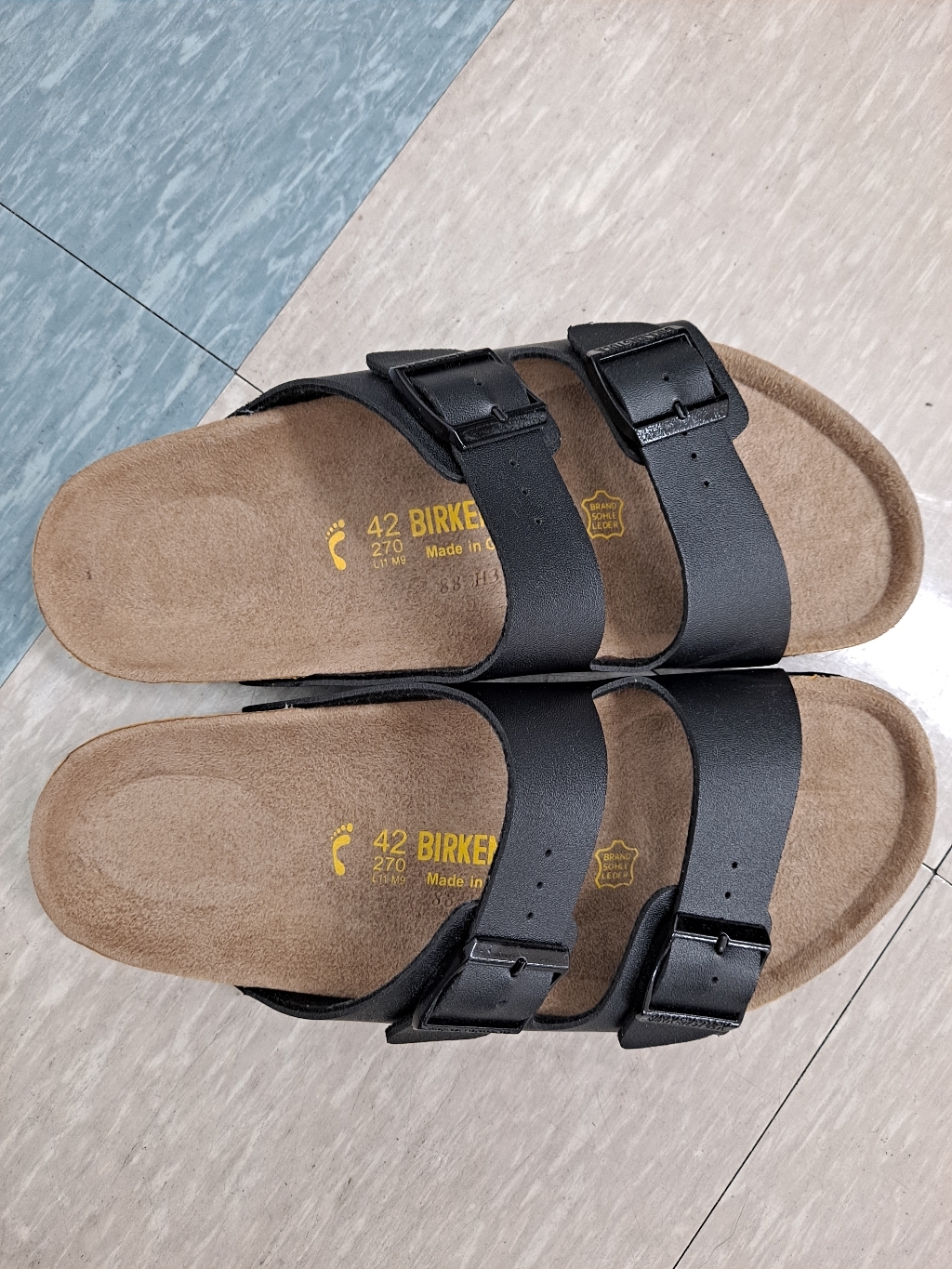 버켄스탁 아리조나 블랙 보통발볼 51791
