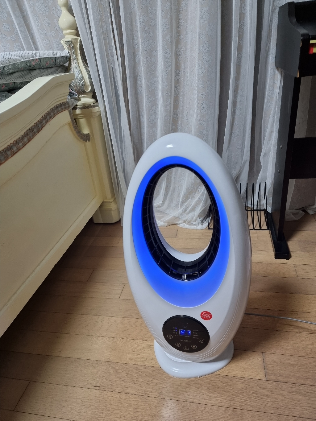 유니맥스 에어홀 날개없는 선풍기 UF-A767W 화이트