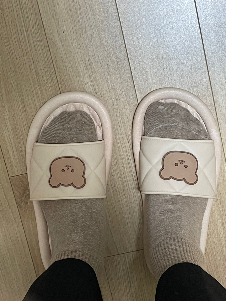 여성용 베이 퀄팅 곰돌이 슬리퍼