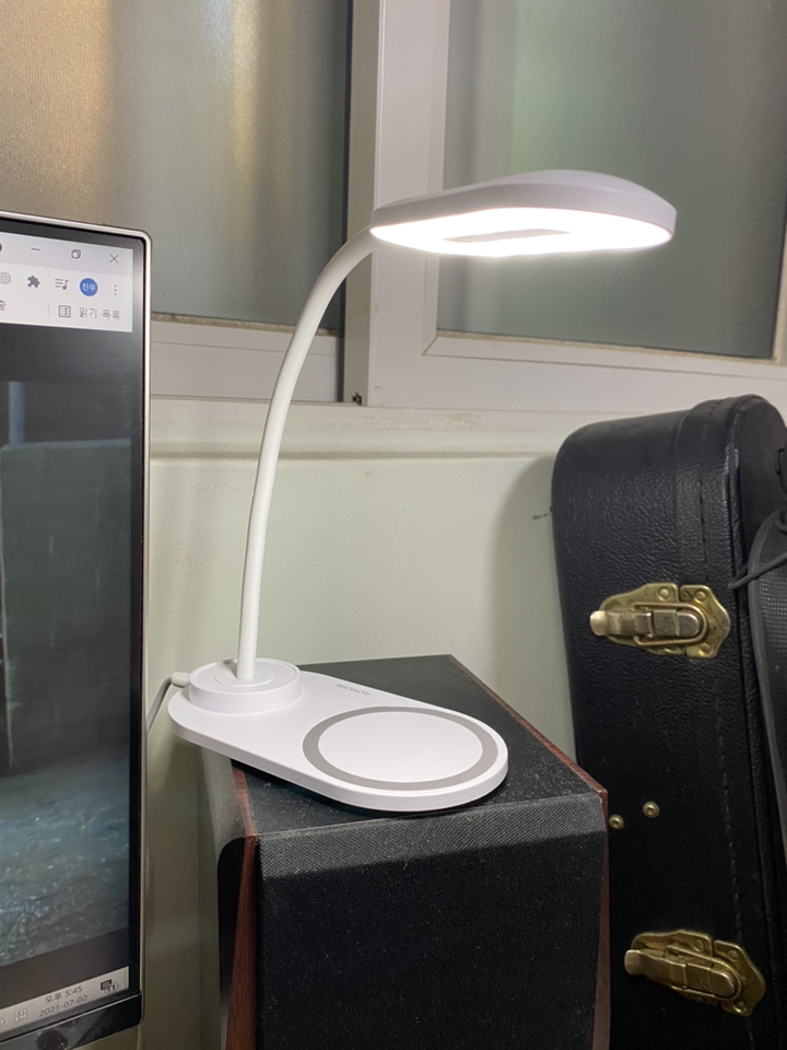 로이체 고속 무선충전기 겸용 LED 스탠드 WC-100 리뷰후기