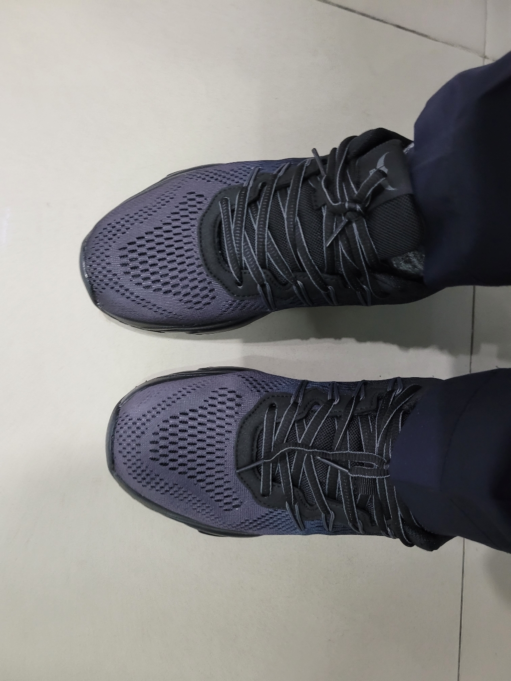 BF 데이즈 블랙 운동화 발편한 신발 공용 런닝화