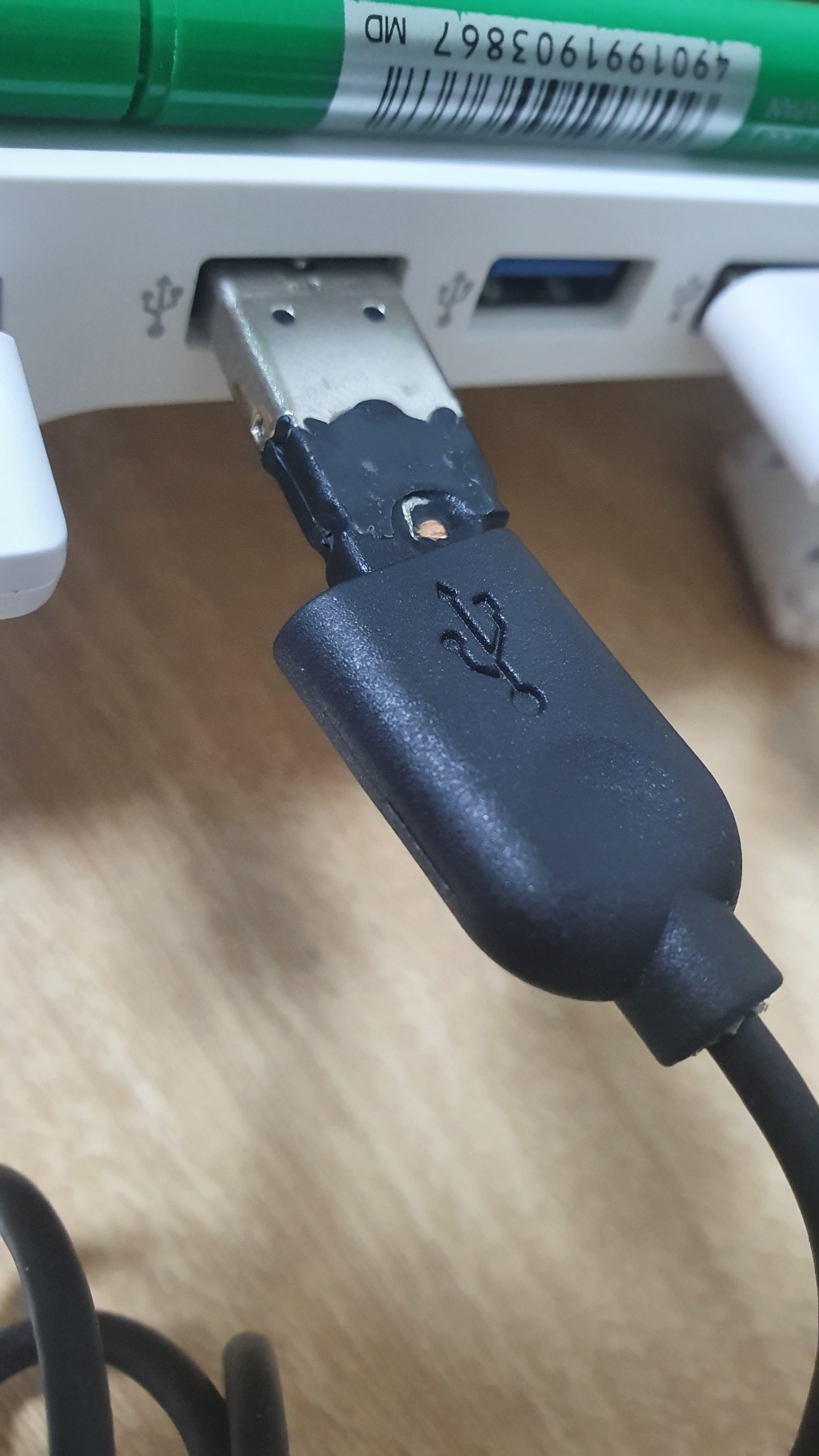 파우트 EYES7 고속충전 USB30 허브 모니터 받침대