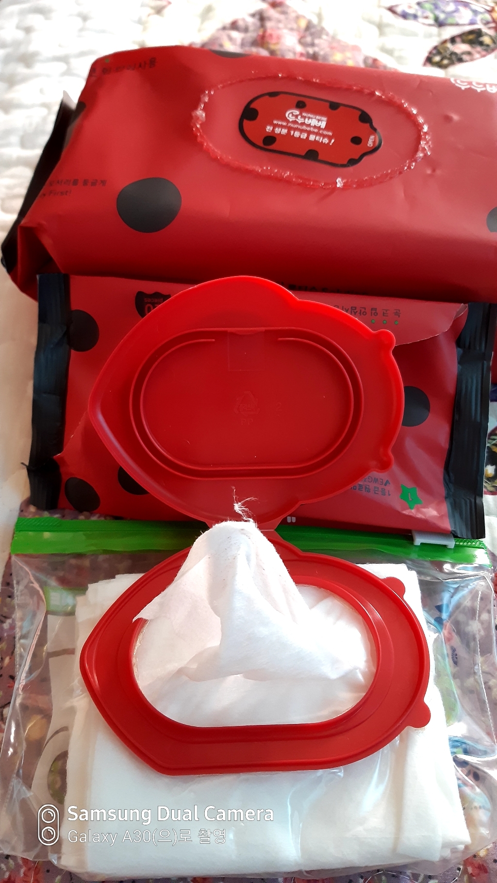 누누베베 벅스 레드 물티슈 캡형 72p x 10팩 + 휴대용 20p x 4팩 리뷰 후기