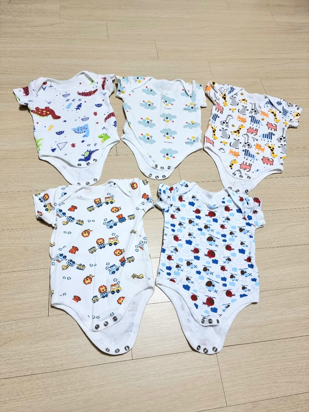 맘스케어 신생아용 패턴랜덤 반팔수트