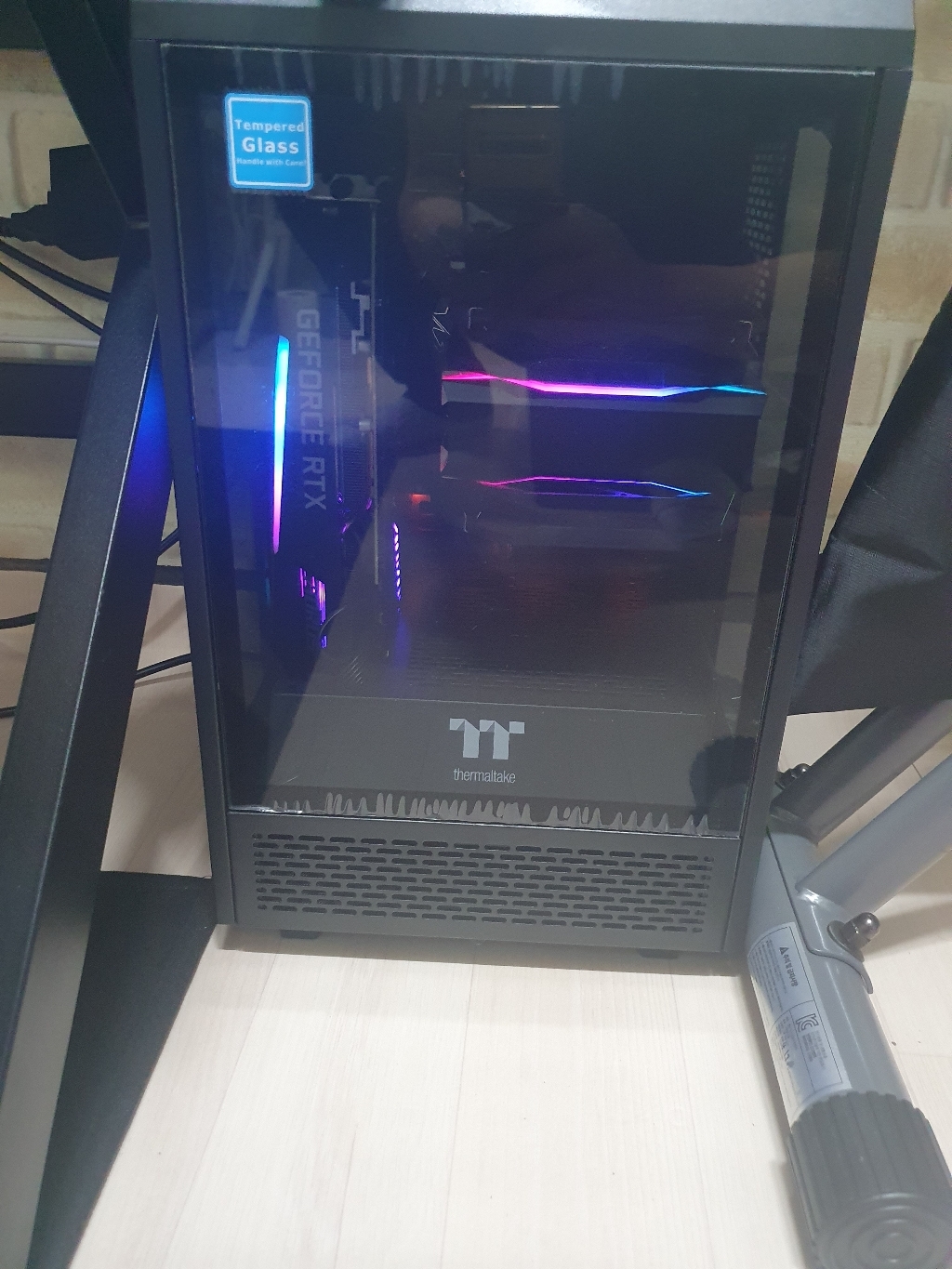 써멀테이크 Tower 100 미니 ITX 미들타워 블랙 The Tower 100 Back