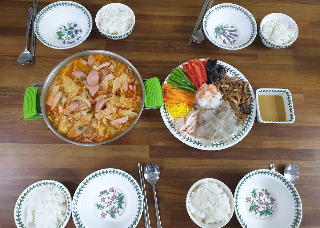 곰곰 옛날식 부대찌개