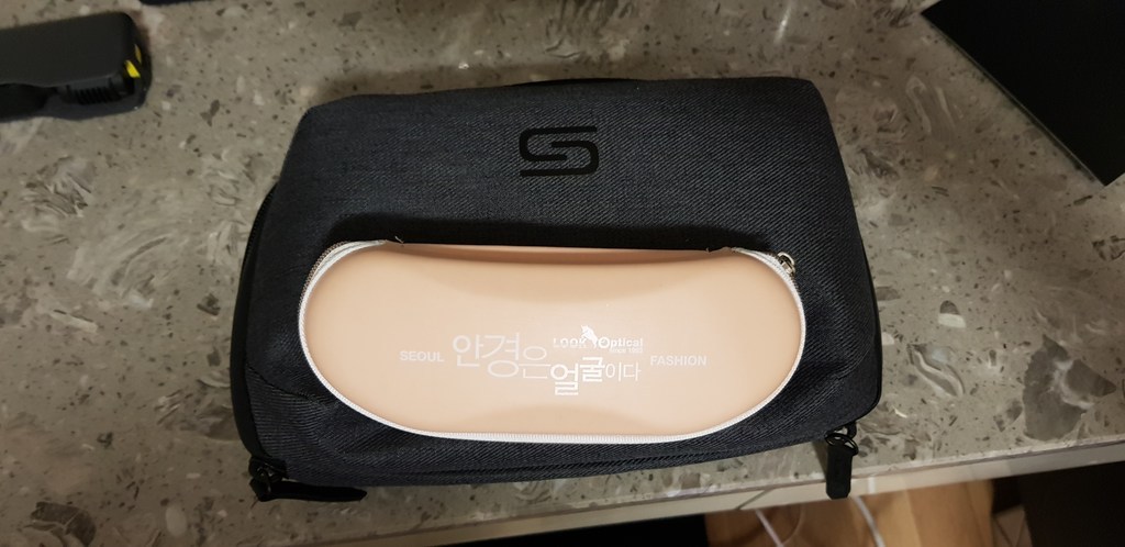 스터크만 디지털 테크 파우치