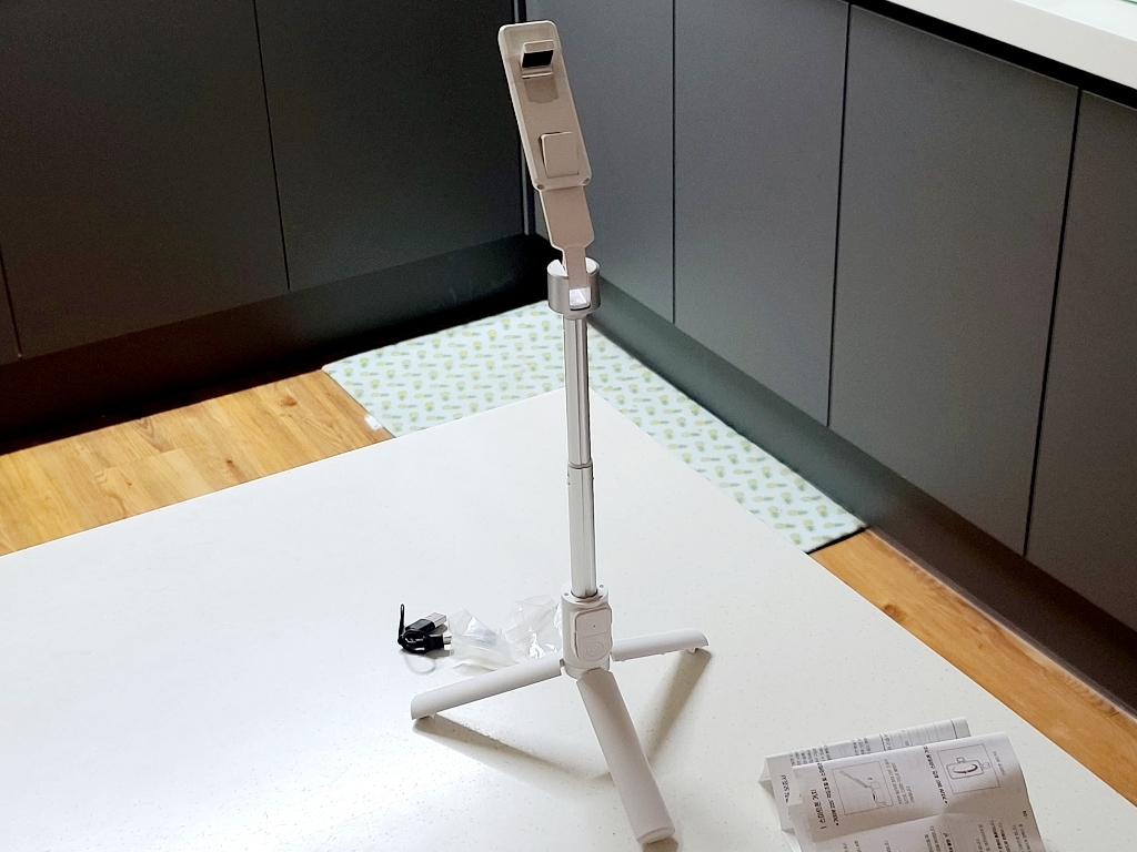 휴대용 셀카봉 삼각대 셀피스틱