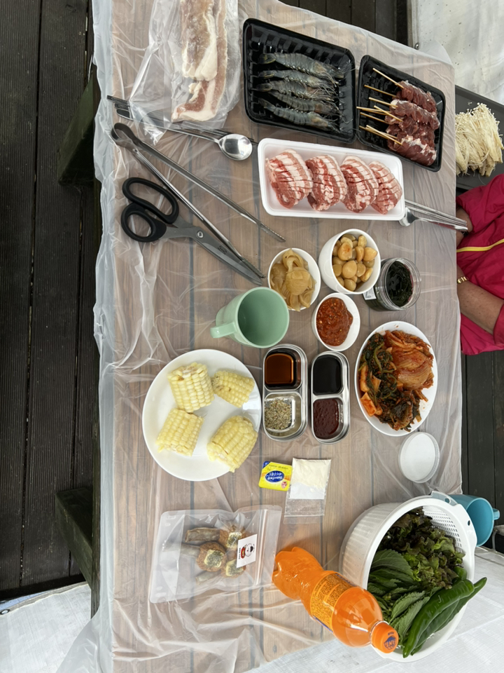 캠핑 음식 캠핑고기세트 4-5인 바베큐 고기 소고기 우대갈비 토마크 티본 스테이크 블랙타이거새우 닭불갈비 리뷰후기