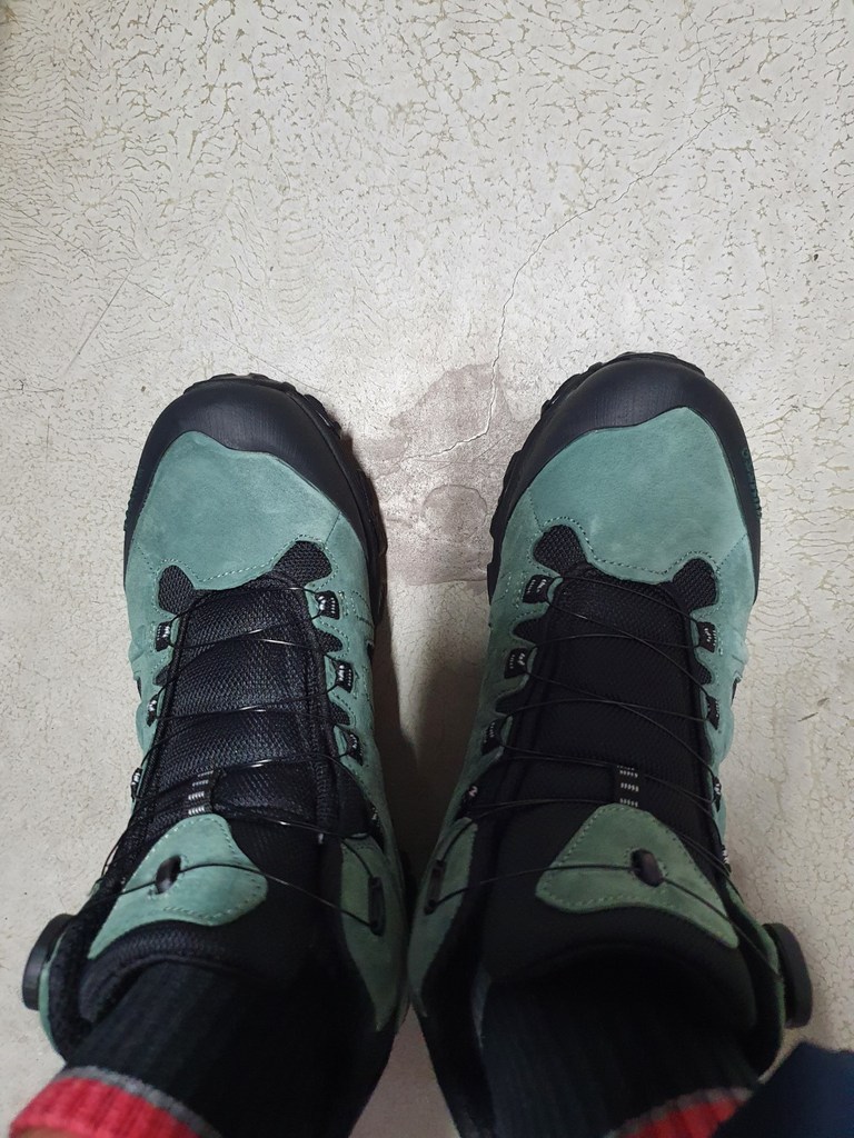 험토 디에드르 가죽어퍼 다이얼 등산화 노크캠프 ROYBONBIRR SOCKS