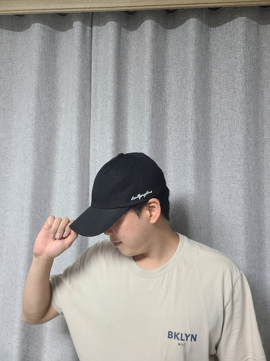 돈포겟미 스크립트 스트랩 모자