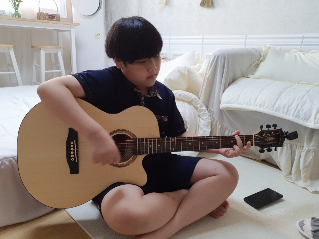 스위프트홀스 O 컷어웨이 바디 입문용 통기타 구성품 10종
