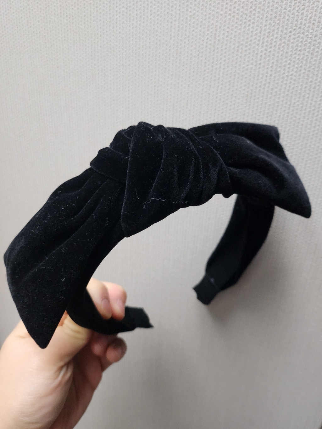 핸날 벨벳 리본 헤어 머리띠