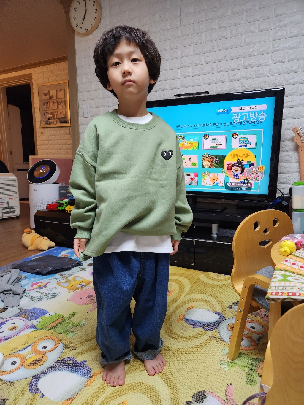 소년마켓 블랙눈눈 트임맨투맨
