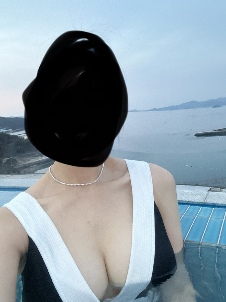 햅번홀리데이 코코 배색 모노키니
