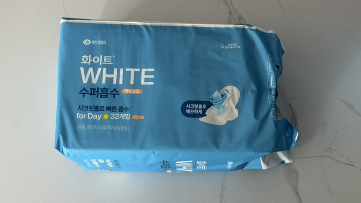 화이트 수퍼흡수 맥시 슬림 생리대 날개형, 중형, 32개입, 2개