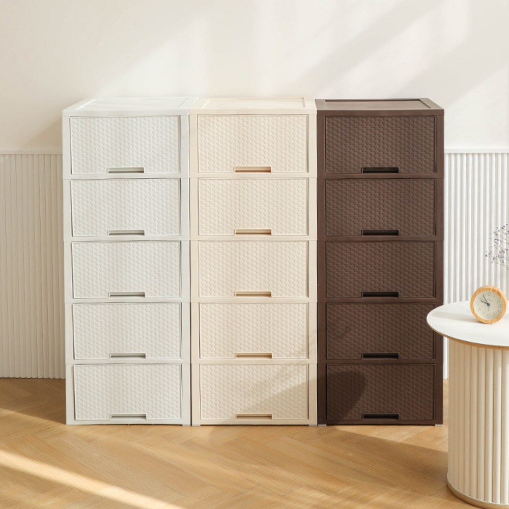 실용성과 아름다움을 겸비한 코멧 라탄 서랍장