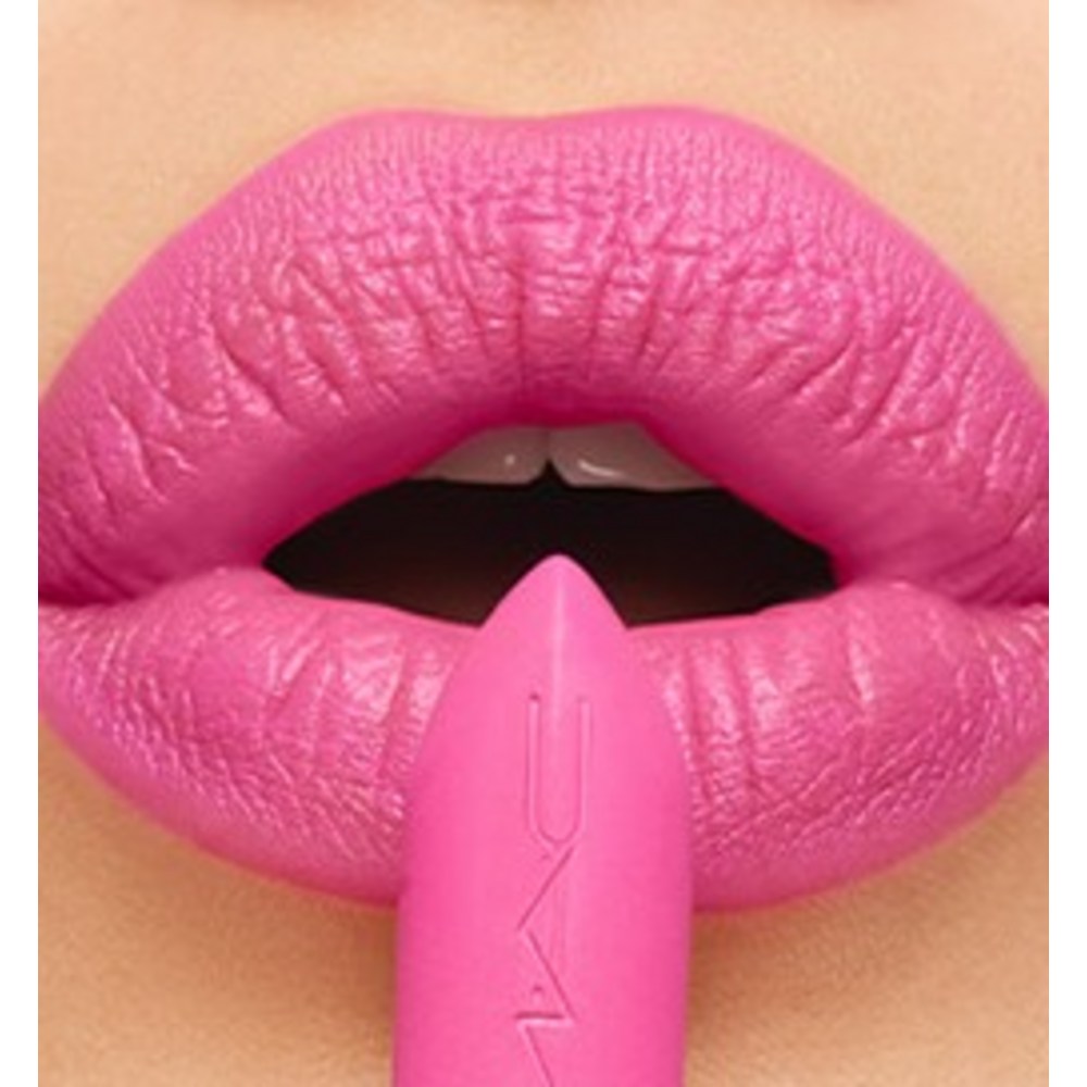 매력적인 입술을 위한 필수 아이템