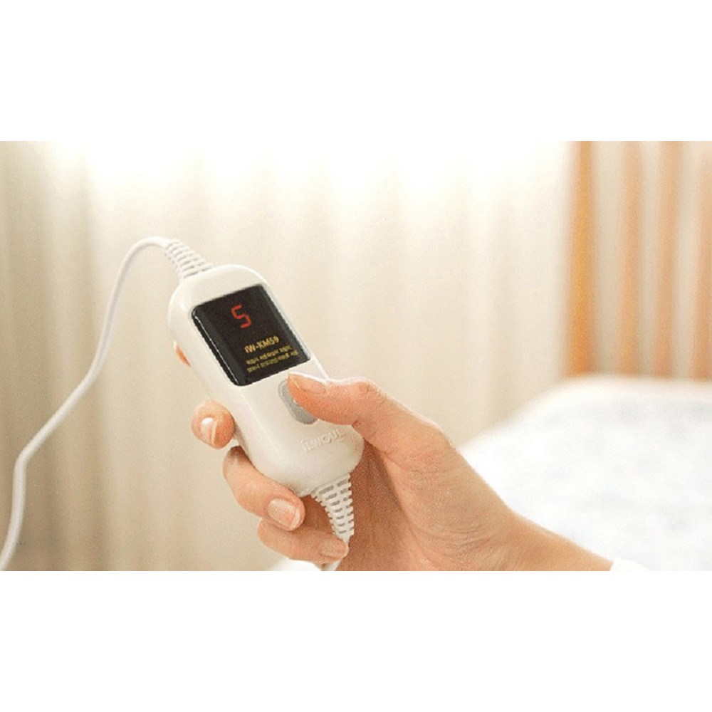 포근한 온기로 감싸는 밤, 일월 피치터치 카본 탄소 매트와 함께 따뜻한 겨울을 맞이하세요.