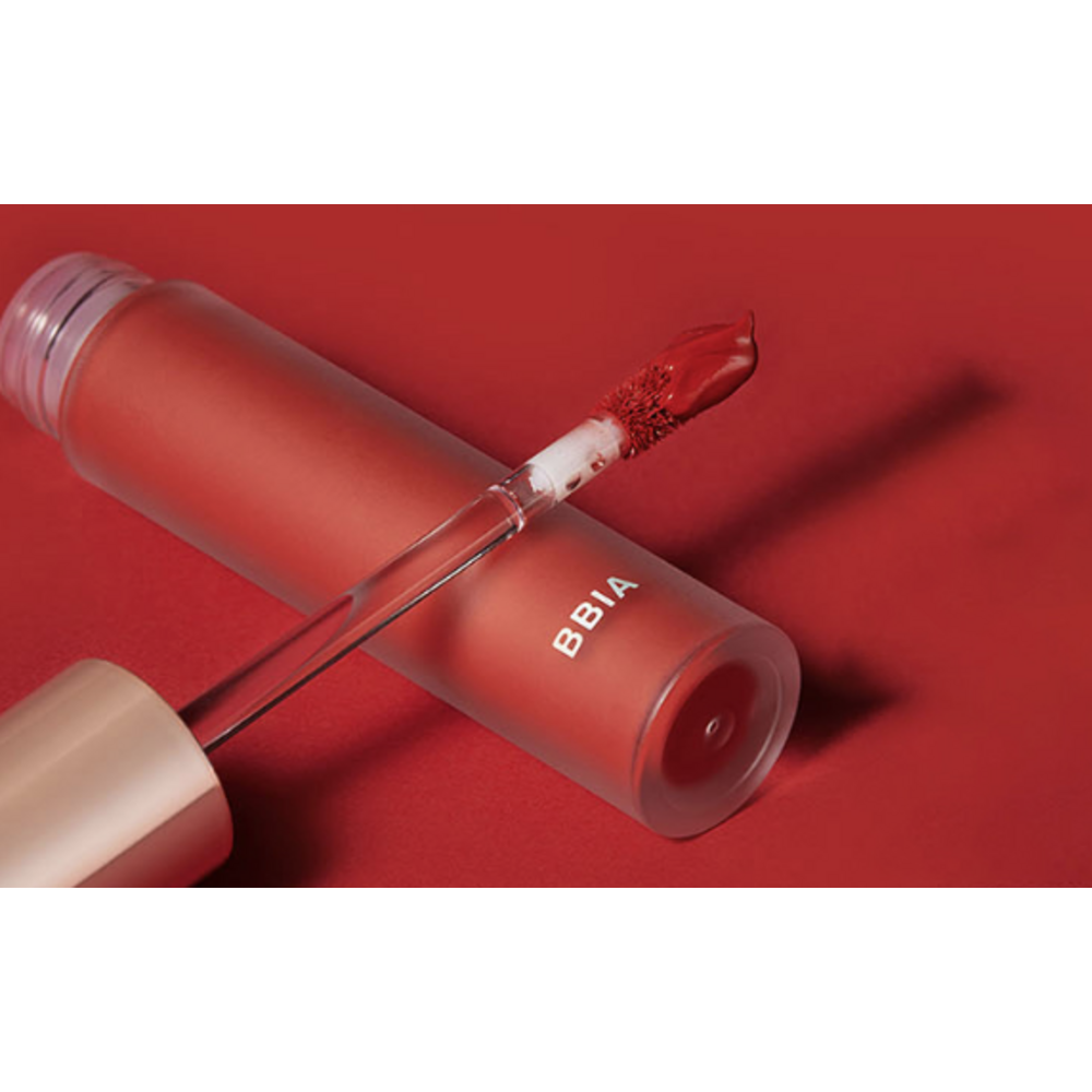 매력적인 립 메이크업의 완성