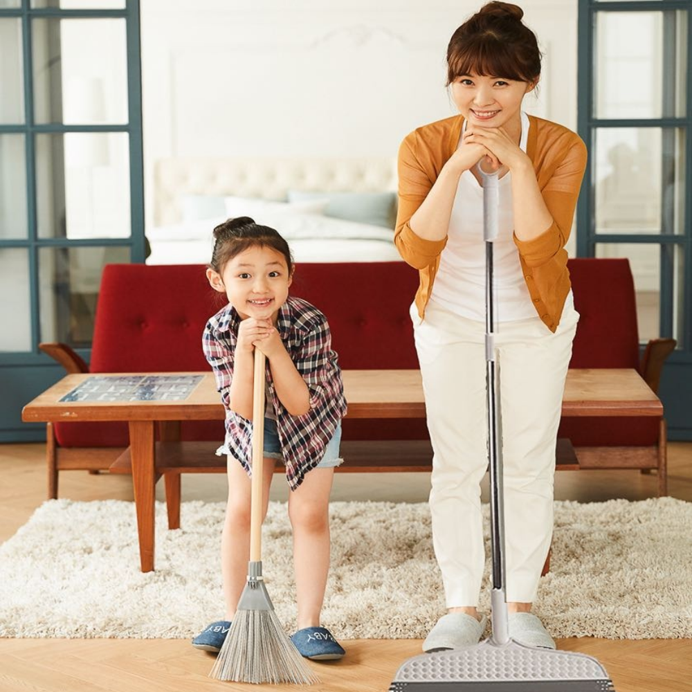 먼지 한 톨 용납 않는 깨끗함, 브나야 완전밀착 실리콘 빗자루 스퀴지로 완성하는 빛나는 일상