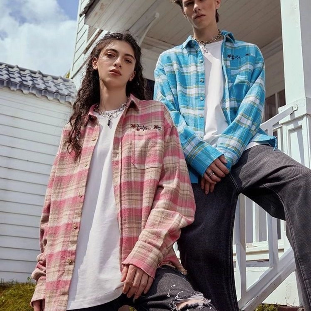 핑크빛 사랑을 담은 커플 루즈핏 체크 셔츠