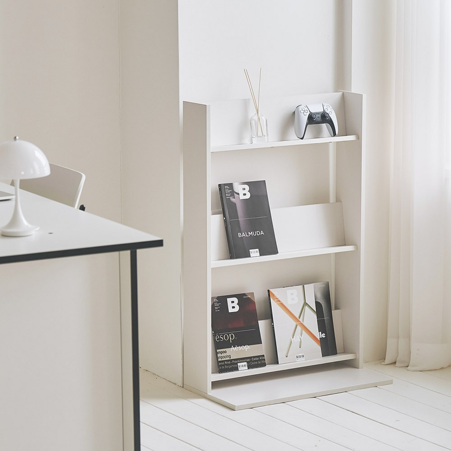 룸앤홈 이솝 전면 책장: 공간을 아름답게 채우는 아이템 제이디홈드레싱