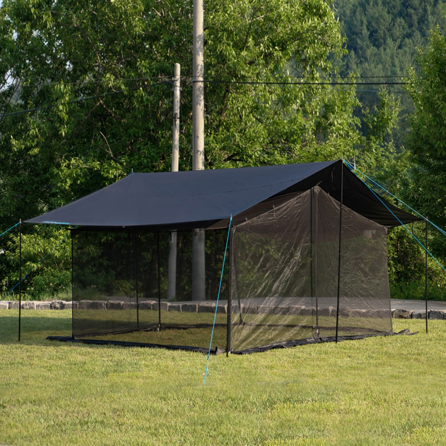 편리한 설치로 스타일리시한 야외 경험을 선사하는 아이두젠 타프스크린