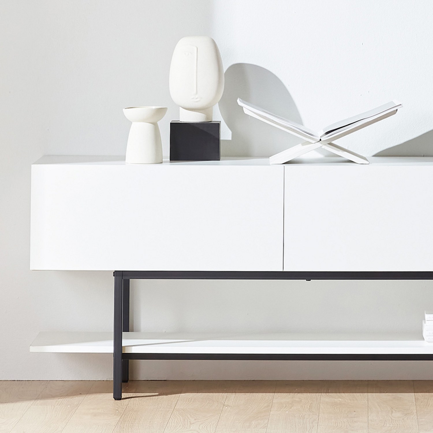 당신의 거실을 빛낼 완벽한 선택, 웰퍼니쳐 셀 높은 1800 거실장!