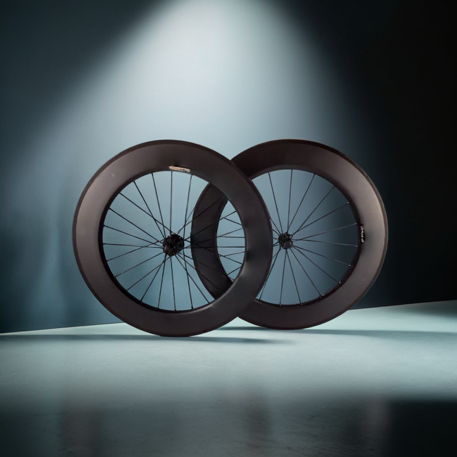 스포크픽 카본 휠셋 세트: 퍼포먼스와 디자인의 완벽한 조화 카본휠셋