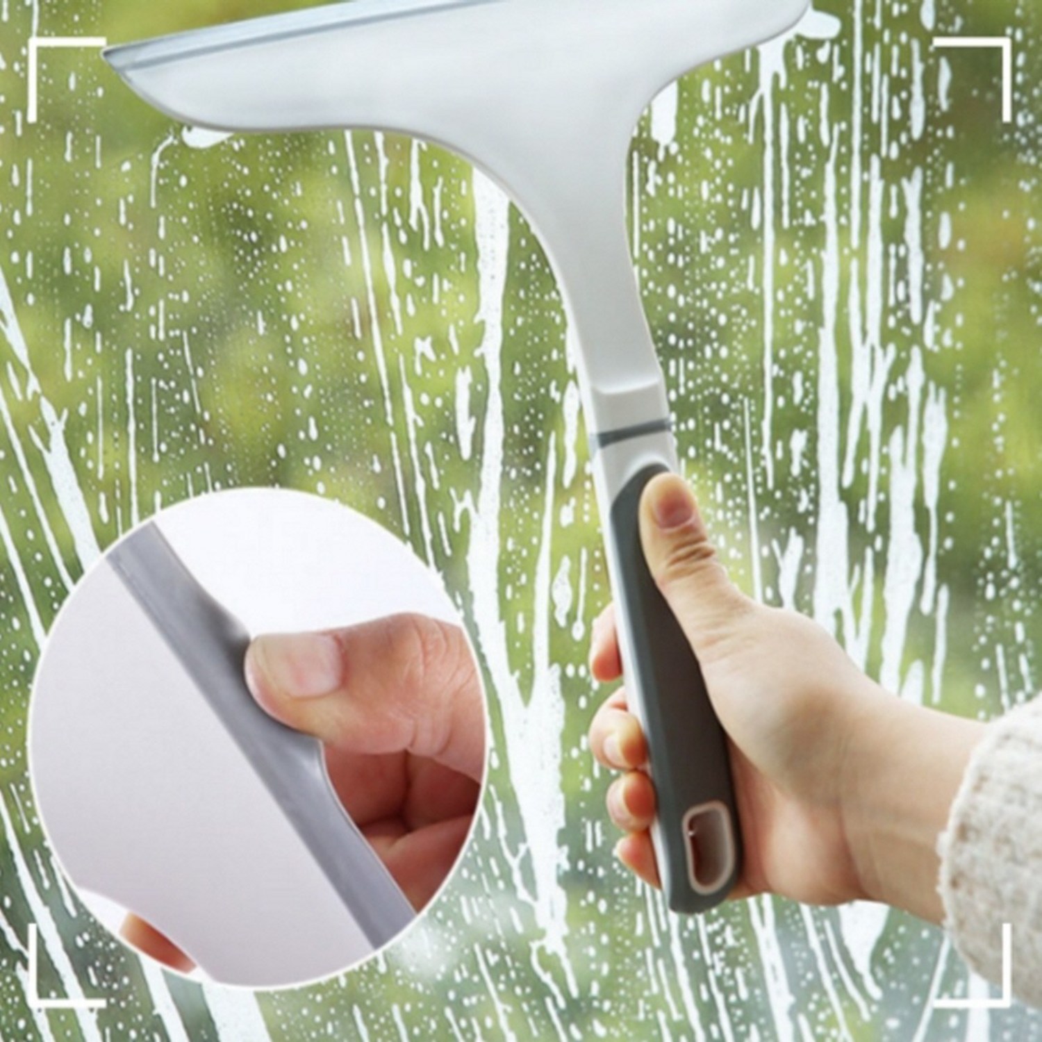 물기가 줄줄 흐르는 집안, 클릭퓨처스 물기제거 스퀴지로 해결하세요!