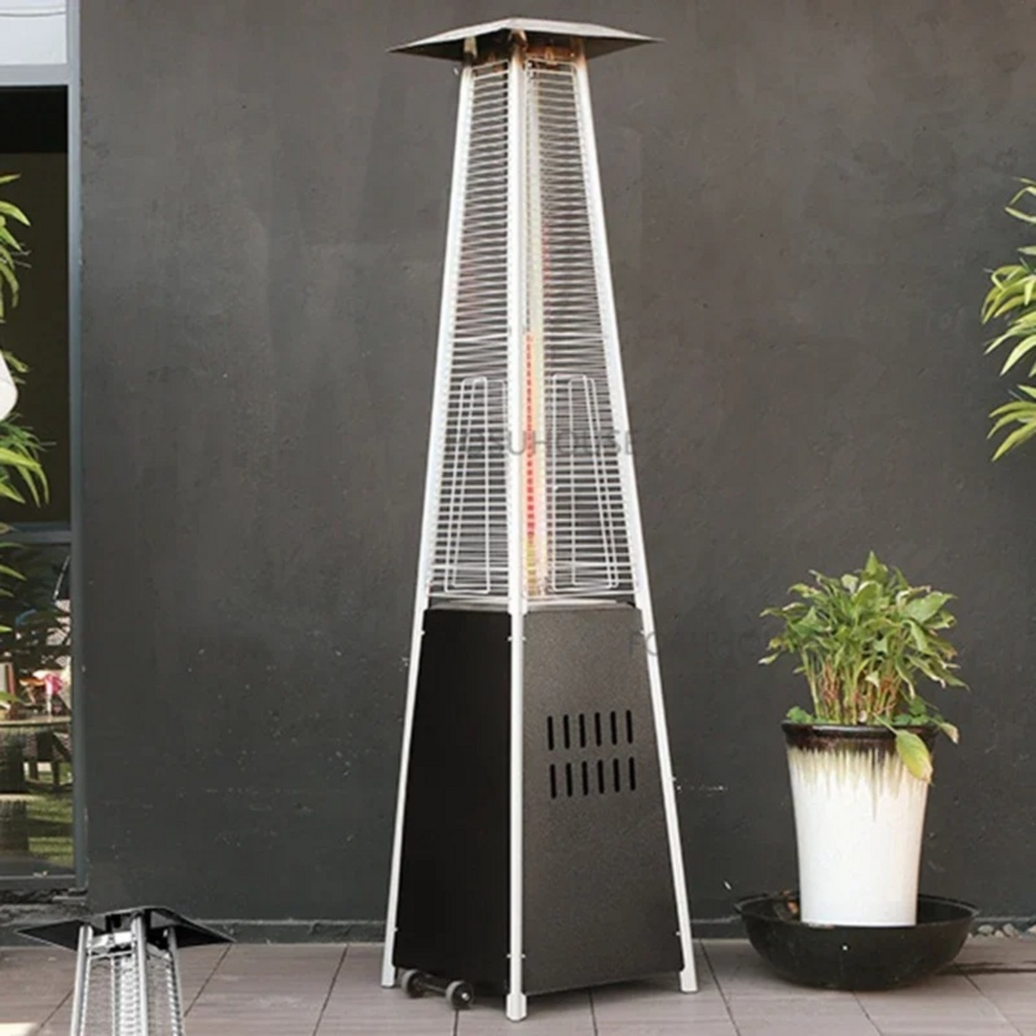 정원의 따뜻함과 아름다움을 더하는 북유럽 스타일 기계식 가스 히터