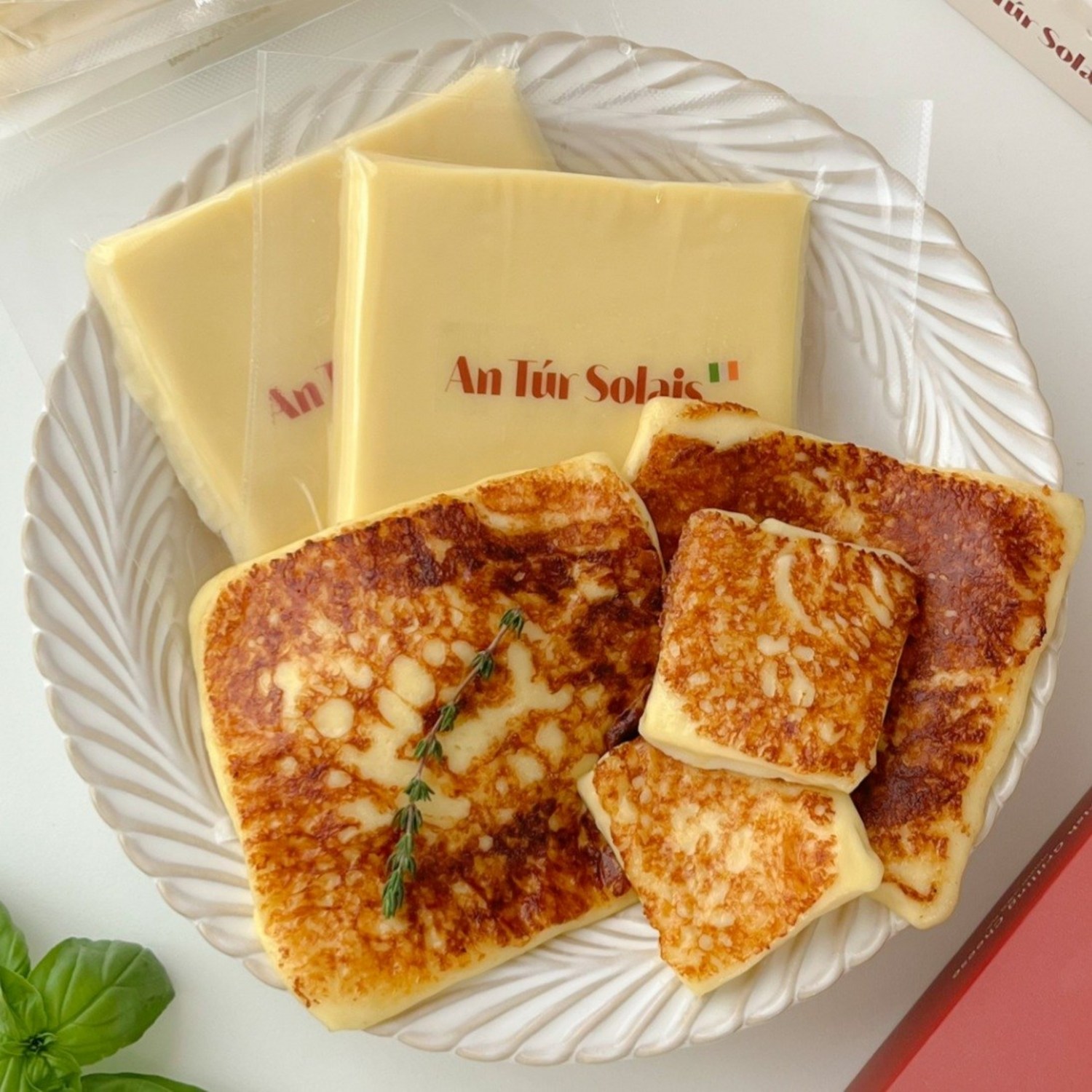 맛있고 건강한 구워먹는 치즈를 찾고 있다면 앙투어솔레 아일랜드 자연치즈를 선택하세요.