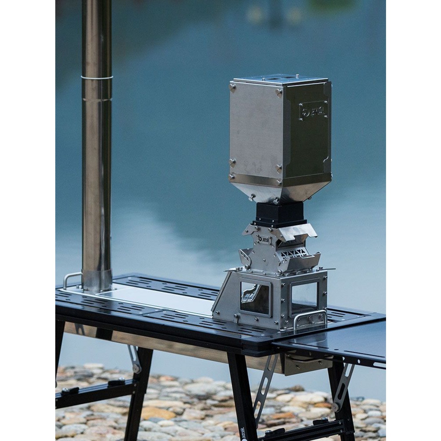 따뜻함과 낭만이 가득한 캠핑, 펠릿난로 연료통으로 완성하세요.