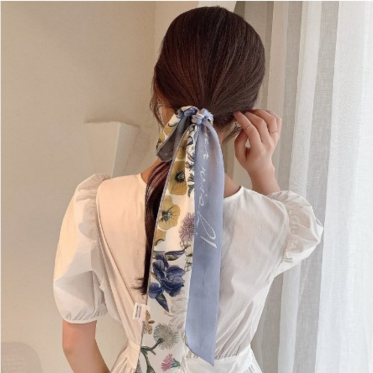 봄날의 설렘을 담은 클라사 쁘띠 실크 스카프 트윌리 1+1