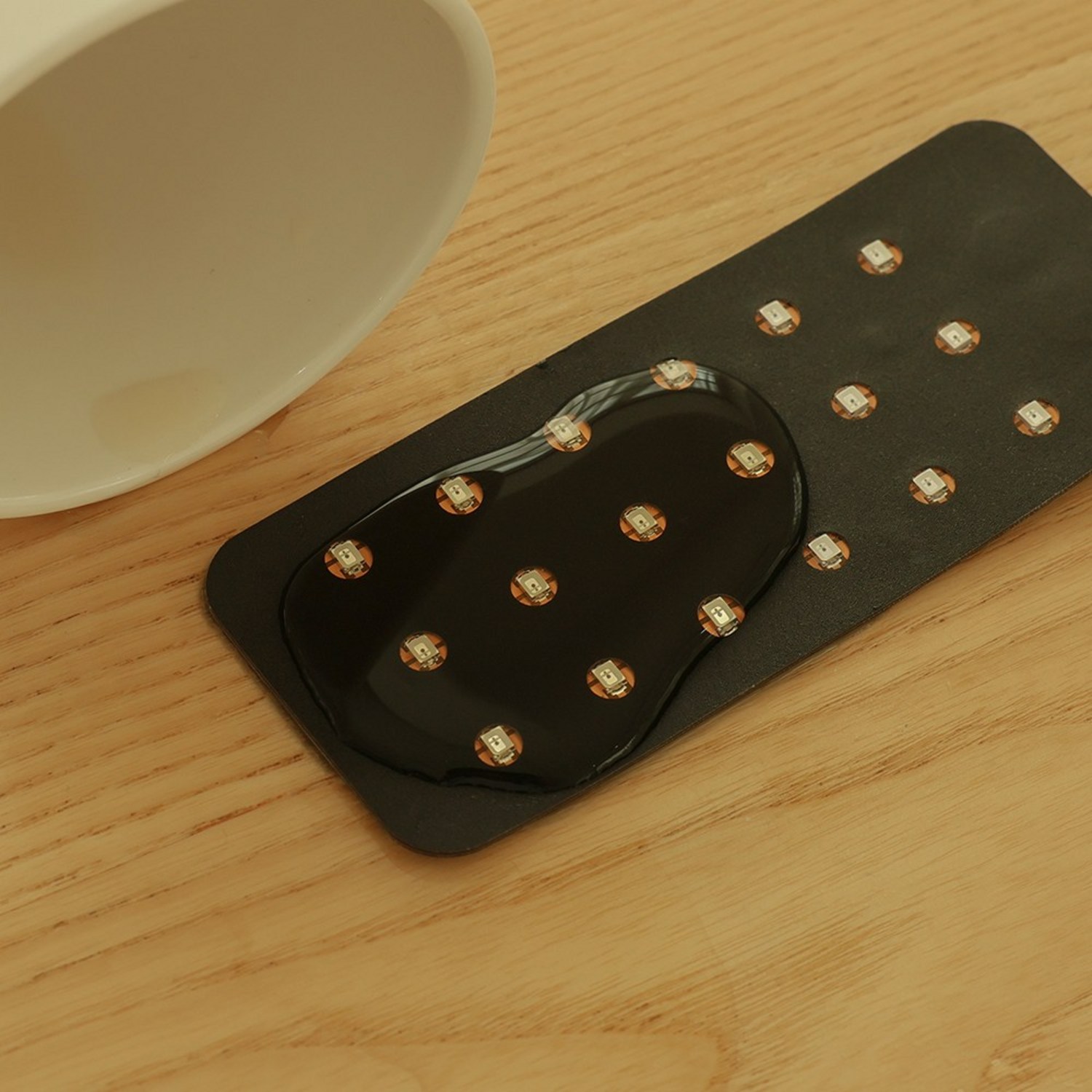 온릴스 국소부위 근적외선 LED 손목 발목 케어 패드: 근육통과 관절통을 위한 최고의 솔루션