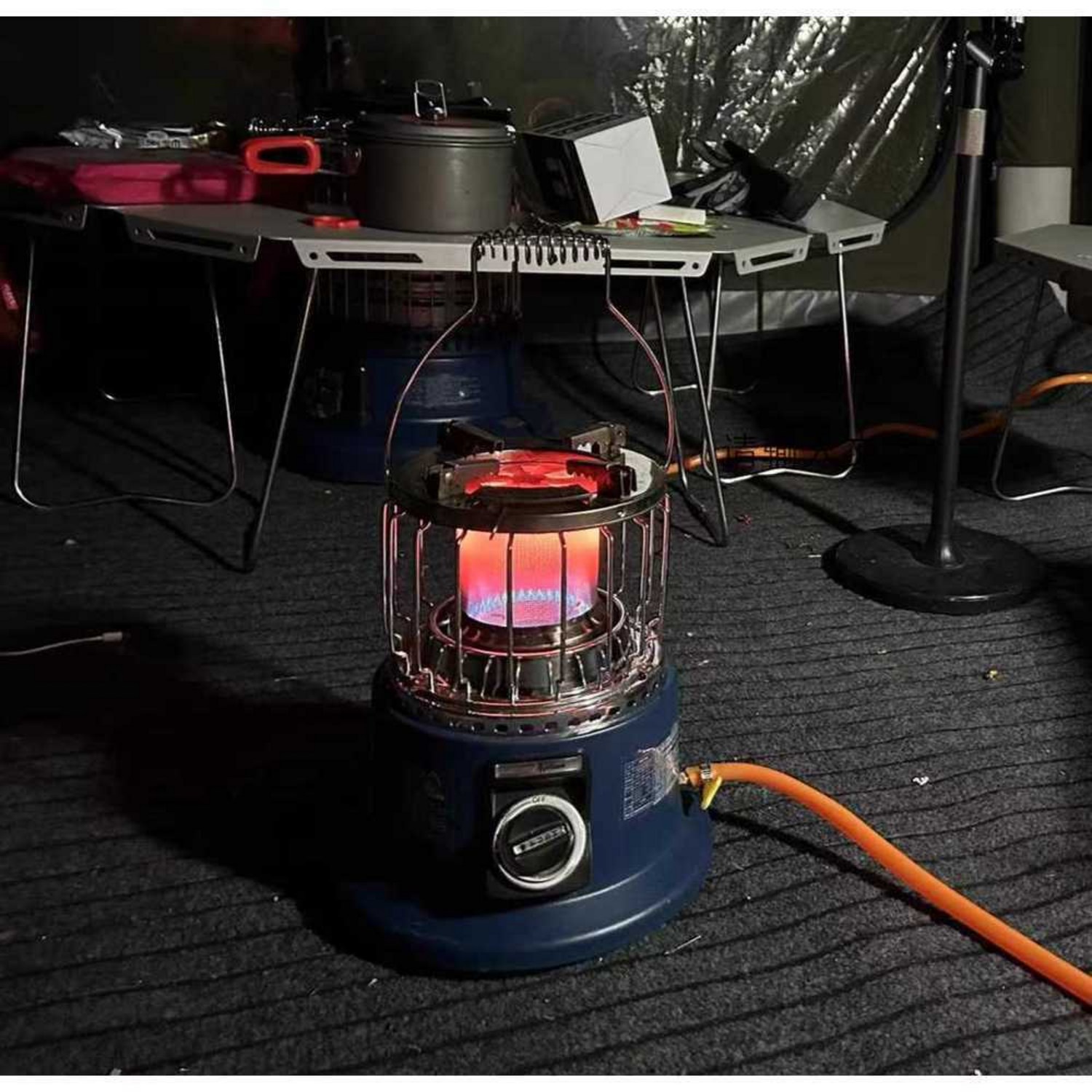 가스웨어 난로로 겨울 캠핑을 따뜻하게!