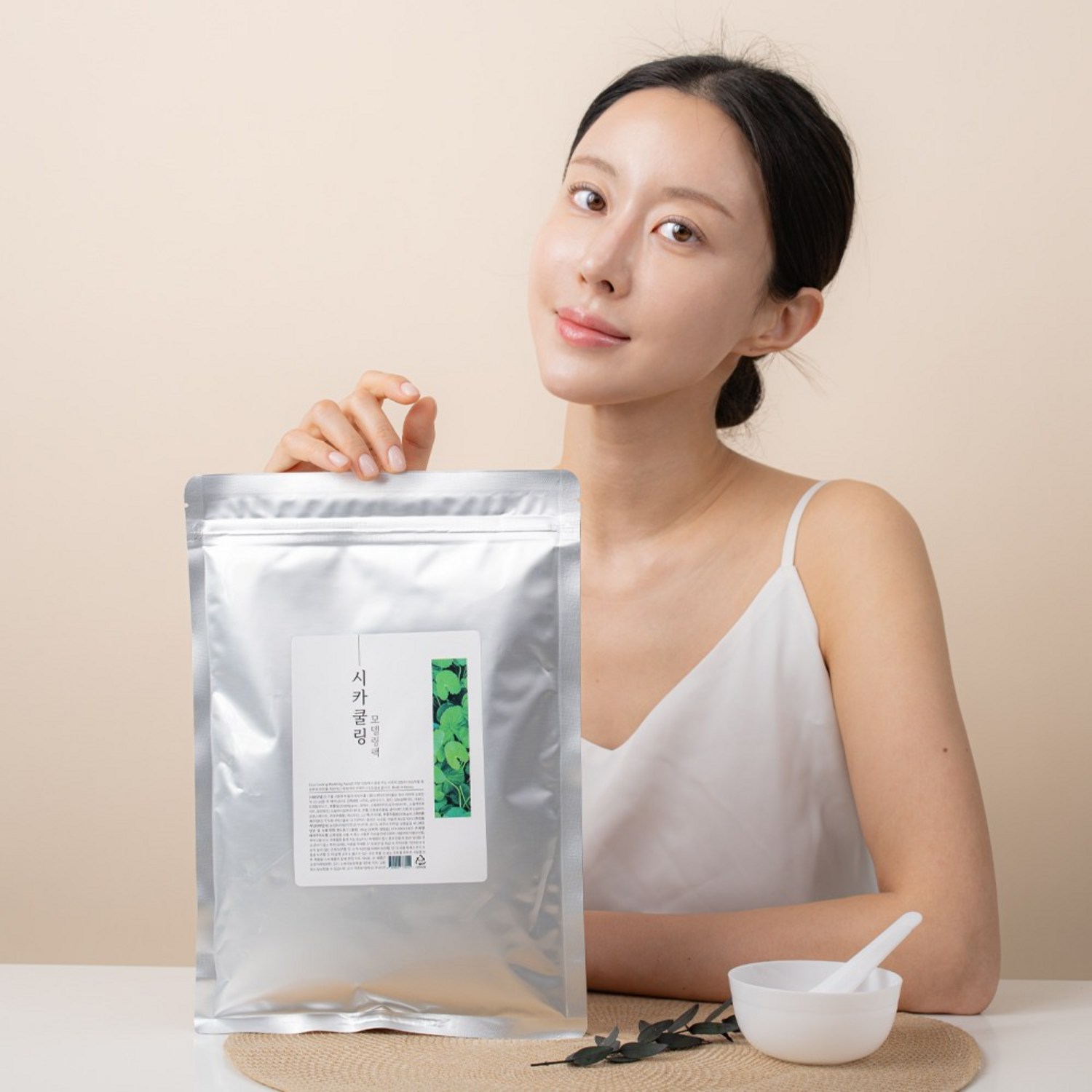 완벽한 피부를 위한 시카쿨링 모델링팩